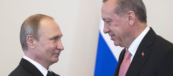 9 августа 2016. Президент России Владимир Путин (слева) и президент Турции Реджеп Тайип Эрдоган во время встречи в Константиновском дворце. 9 августа 2016. Президент России Владимир Путин (слева) и президент Турции Реджеп Тайип Эрдоган во время встречи в Константиновском дворце. - Sputnik Таджикистан