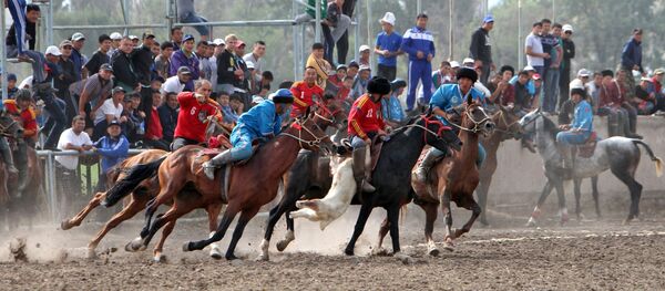 Турнир по кок-бору. Архивное фото Турнир по кок-бору. Архивное фото - Sputnik Таджикистан