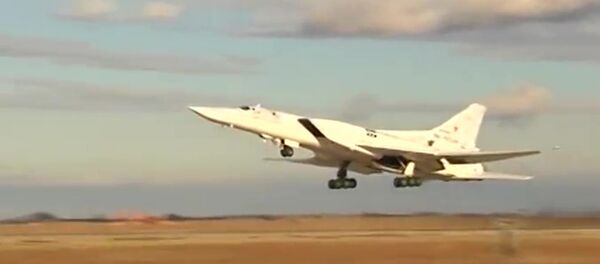 Удар бомбардировщиков Ту-22 по объектам ИГ, архивное фото - Sputnik Таджикистан