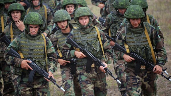 Военнослужащие Вооруженных сил Таджикистана на совместных учениях ОДКБ, архивное фото - Sputnik Тоҷикистон
