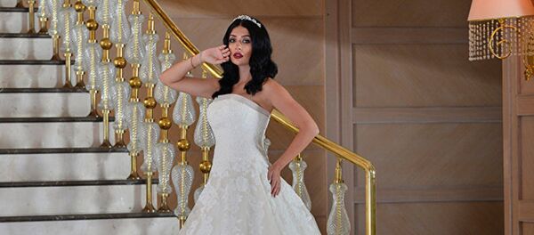 Фотосессия в свадебных платьях перед конкурсом красоты Miss Union Baku 2016 - Sputnik Таджикистан