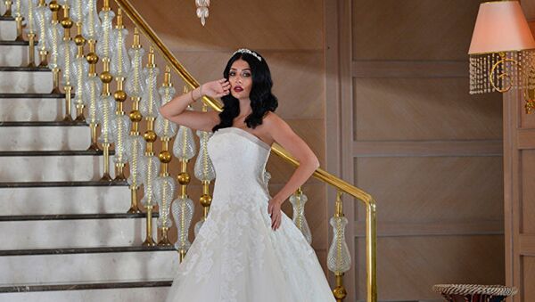 Фотосессия в свадебных платьях перед конкурсом красоты Miss Union Baku 2016 - Sputnik Таджикистан