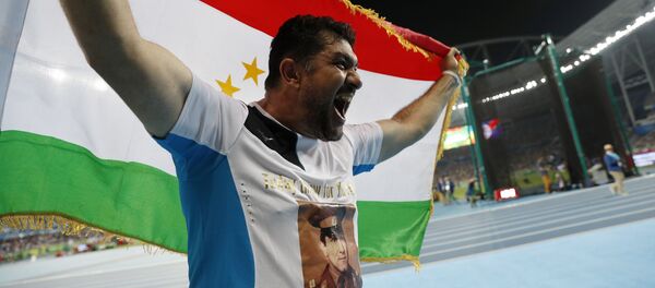 Дильшод Назаров после победы в Олимпийских играх - Sputnik Таджикистан