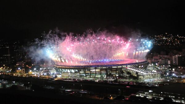 Праздничный салют в честь закрытия Олимпийских игр в Рио-де-Жанейро - Sputnik Таджикистан