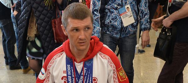 Шестикратный паралимпийский чемпион 2014 года по биатлону и лыжным гонкам Роман Петушков. Архивное фото Шестикратный паралимпийский чемпион 2014 года по биатлону и лыжным гонкам Роман Петушков. Архивное фото - Sputnik Таджикистан