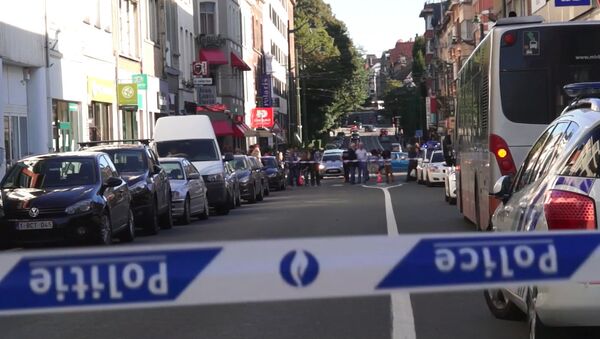 Женщина с ножом напала на пассажиров автобуса в Брюсселе. Кадры с места ЧП - Sputnik Таджикистан