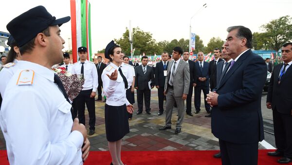 Эмомали Рахмон на торжественной сдаче в эксплуатацию новой железной дороги - Sputnik Таджикистан