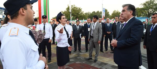 Эмомали Раҳмон дар ифтитоҳи ботантанаи роҳи оҳани нав - Sputnik Тоҷикистон