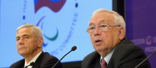 Президент Паралимпийского комитета России Владимир Лукин (справа) и председатель Исполкома, первый вице-президент Паралимпийского комитета России Павел Рожков Президент Паралимпийского комитета России Владимир Лукин (справа) и председатель Исполкома, первый вице-президент Паралимпийского комитета России Павел Рожков - Sputnik Таджикистан