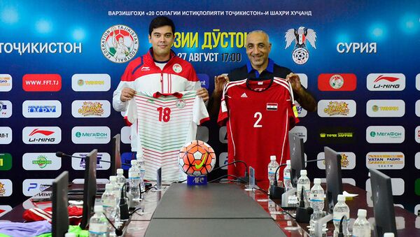 Выбор цвета формы на товарищеский матч Таджикистан - Сирия - Sputnik Таджикистан