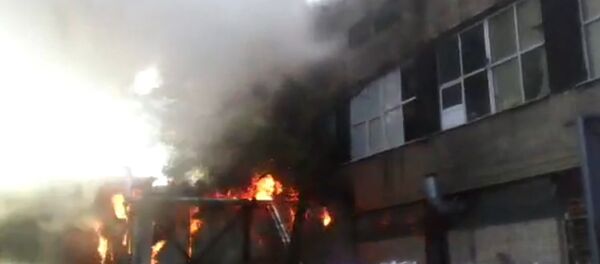 Кадры сильного пожара в Москве и комментарий спасателей - Sputnik Таджикистан