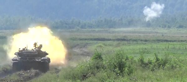 Экипаж Арматы стрелял по целям во время внезапной проверки войск - Sputnik Тоҷикистон