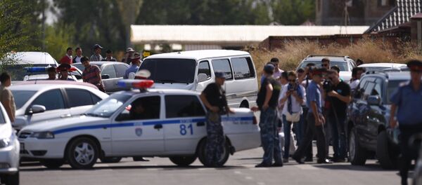 Таркиши назди бинои сафорати Чин дар Қирғизистон - Sputnik Тоҷикистон