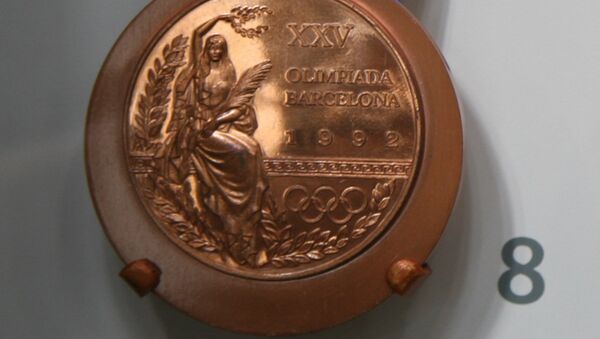 Медаль Олимпийских игр 1992 года в Барселоне. Архивное фото - Sputnik Таджикистан