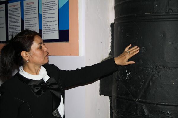 Старинная печь в школе-гимназии №1 в Худжанде - Sputnik Таджикистан