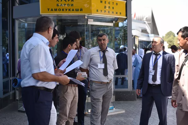 Чи гуна аз Душанбе ҳоҷиёнро ба Макка гусен намуданд Чи гуна аз Душанбе ҳоҷиёнро ба Макка гусен намуданд - Sputnik Тоҷикистон
