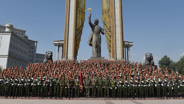 Репетиция парада в честь 25-летия Независимости Таджикистана - Sputnik Таджикистан