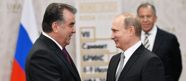 Беседа Президента Российской Федерации Владимира Путина с Президентом Таджикистана Эмомали Рахмоном Беседа Президента Российской Федерации Владимира Путина с Президентом Таджикистана Эмомали Рахмоном - Sputnik Таджикистан