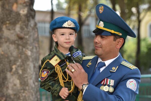 Военный парад в честь 25-летия Независимости Таджикистана - Sputnik Таджикистан