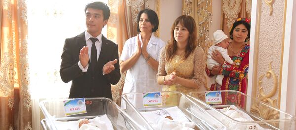 Сегоникҳо соҳиби манзили сеҳуҷрагӣ шуданд. Акс аз бойгонӣ - Sputnik Тоҷикистон