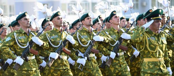 Военный парад в Худжанде по случаю 25-й годовщины независимости Республики Таджикистан Военный парад в Худжанде по случаю 25-й годовщины независимости Республики Таджикистан - Sputnik Тоҷикистон