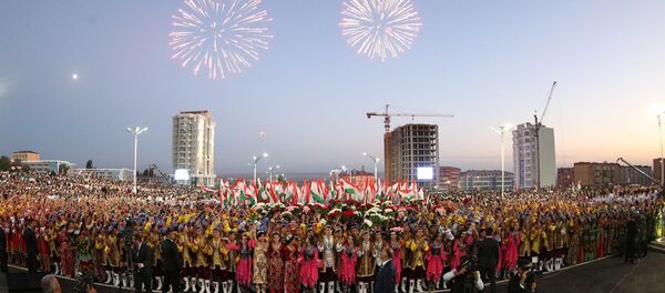 Праздничное шествие в Худжанде по случаю 25-й годовщины независимости Республики Таджикистан Праздничное шествие в Худжанде по случаю 25-й годовщины независимости Республики Таджикистан - Sputnik Тоҷикистон