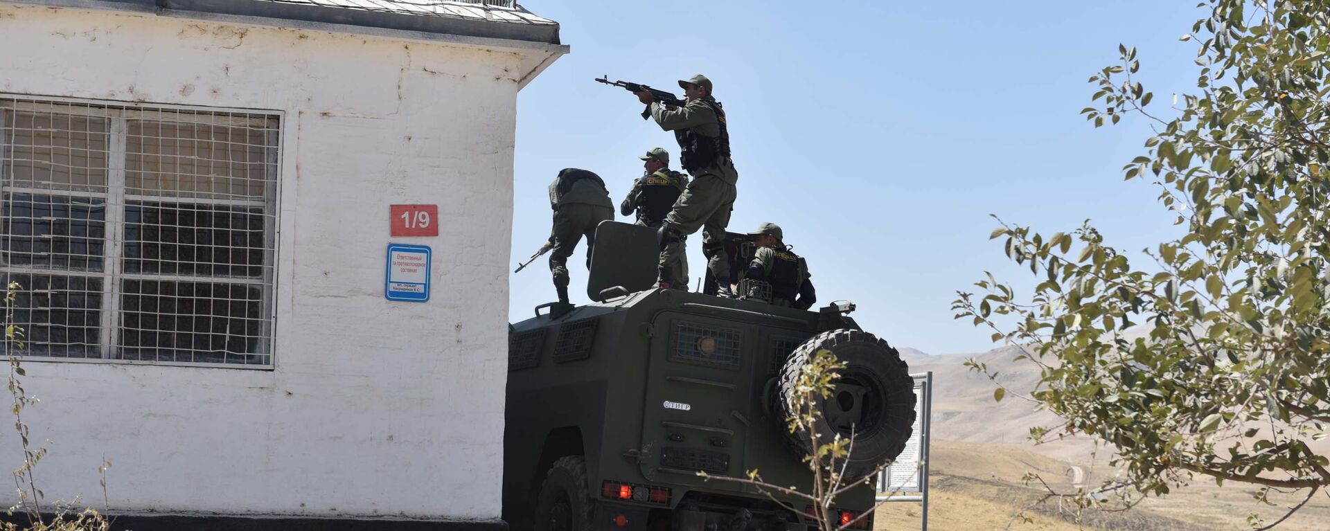 Совместные российско-таджикские военные учения в Таджикистане - Sputnik Таджикистан, 1920, 08.04.2025