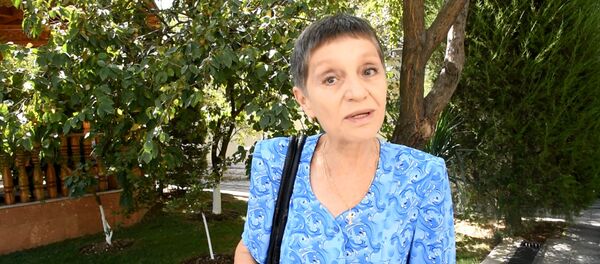 Жители РФ в Душанбе рассказали, почему пришли на выборы в Госдуму России Жители РФ в Душанбе рассказали, почему пришли на выборы в Госдуму России - Sputnik Таджикистан