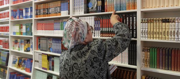 Книжная выставка, архивное фото Книжная выставка, архивное фото - Sputnik Тоҷикистон