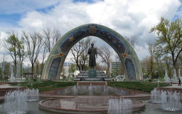 Памятник Рудаки в Душанбе, архивное фото - Sputnik Таджикистан