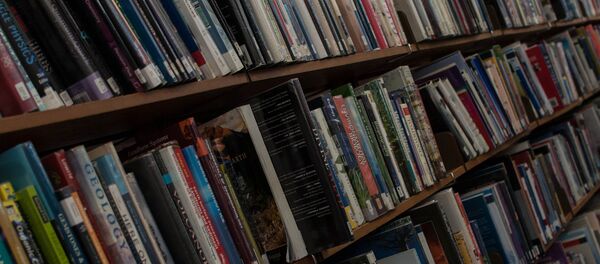 Китобхона. Акс аз бойгонӣ Китобхона. Акс аз бойгонӣ - Sputnik Тоҷикистон