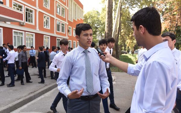 Таджикские студенты протестуют против нахождения ПИВТ на заседании ОБСЕ - Sputnik Таджикистан
