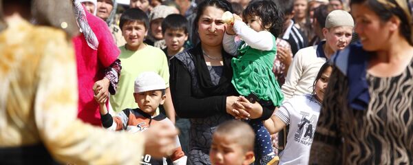 Женщины и дети, архивное фото Женщины и дети, архивное фото - Sputnik Таджикистан