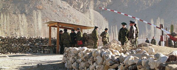 Нуқтаи назоратӣ дар сарҳади Тоҷикистон. Акс аз бойгонӣ Нуқтаи назоратӣ дар сарҳади Тоҷикистон. Акс аз бойгонӣ - Sputnik Тоҷикистон
