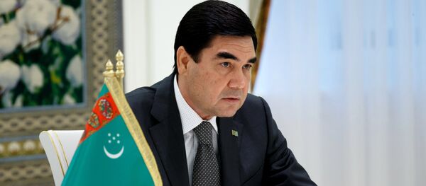 Президенти Туркманистон Гурбонгулӣ Бердимуҳаммадов. Акс аз бойгонӣ Президенти Туркманистон Гурбонгулӣ Бердимуҳаммадов. Акс аз бойгонӣ - Sputnik Тоҷикистон