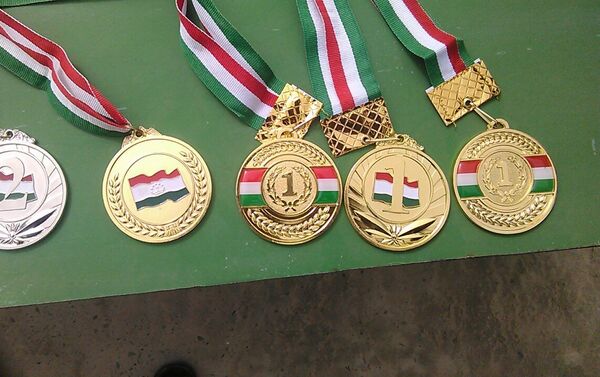 Награждение победителей спортивных соревнований в Кулябе - Sputnik Таджикистан