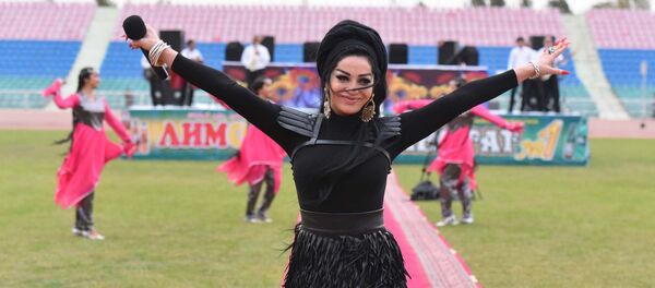 Концерт в честь 25-летия Независимости Таджикистана в Худжанде - Sputnik Тоҷикистон