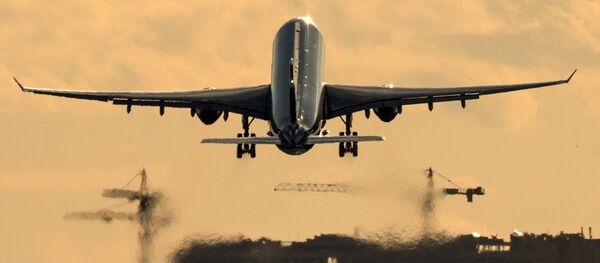 Парвози ҳавопаймо. Акс аз бойгонӣ - Sputnik Тоҷикистон