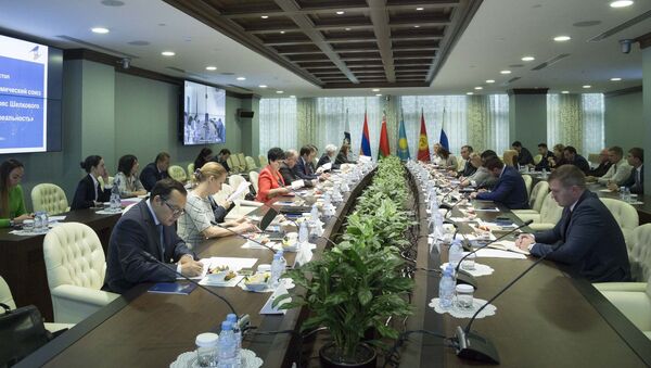 Заседание круглого стола по перспективам сотрудничества ЕАЭС и КНР - Sputnik Таджикистан