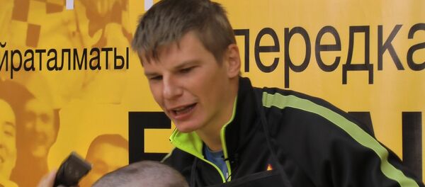 Журналист принял постриг от Аршавина Журналист принял постриг от Аршавина - Sputnik Таджикистан