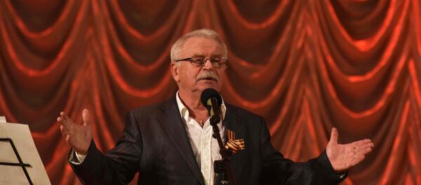 Творческий вечер народного артиста России С.П.Никоненко в Душанбе Творческий вечер народного артиста России С.П.Никоненко в Душанбе - Sputnik Таджикистан