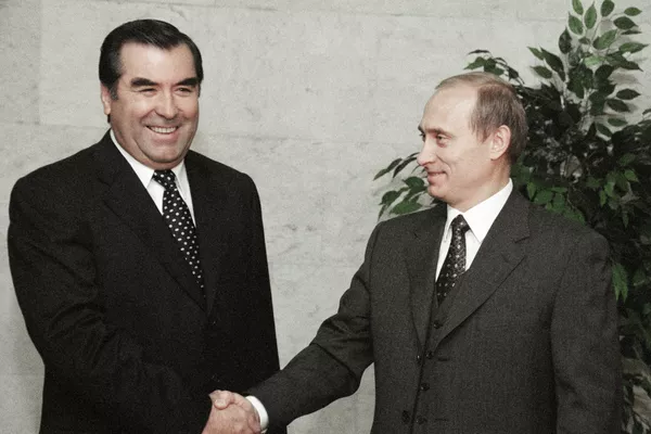 Эмомалӣ Раҳмон ва Владимир Путин Эмомалӣ Раҳмон ва Владимир Путин - Sputnik Тоҷикистон