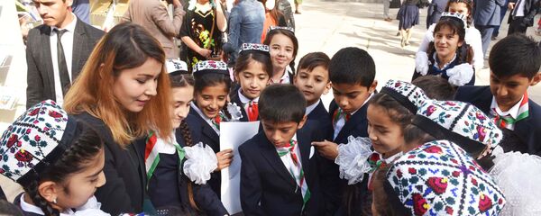 Школьники Душанбе, архивное фото - Sputnik Таджикистан