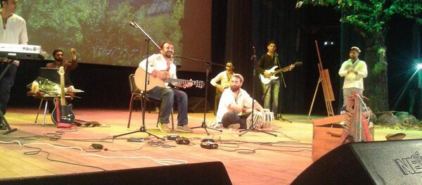 Консерти Саши Заифӣ дар Маскав. Акс аз бойгонӣ - Sputnik Тоҷикистон