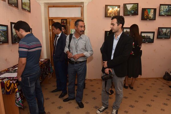 Концерт и фотовыставка в культурном центре Бактрия в Душанбе - Sputnik Таджикистан