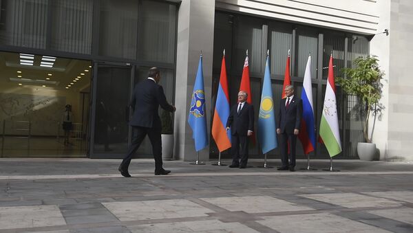 Эдвард Налбандян и Николай Бордюжа встретили Министров иностранных дел стран-членов ОДКБ - Sputnik Таджикистан
