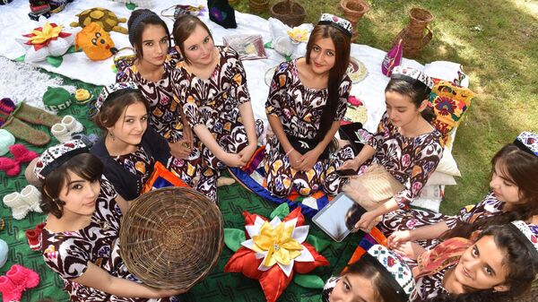 Праздник урожая Мехргон отметили в Душанбе, архивное фото - Sputnik Таджикистан
