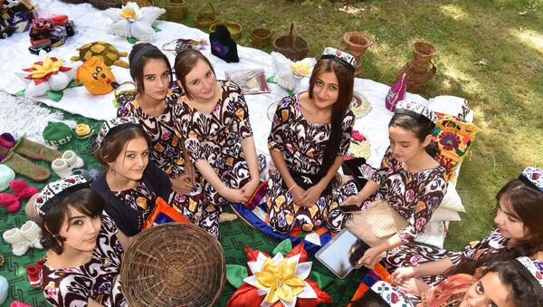 Праздник урожая Мехргон отметили в Душанбе - Sputnik Таджикистан