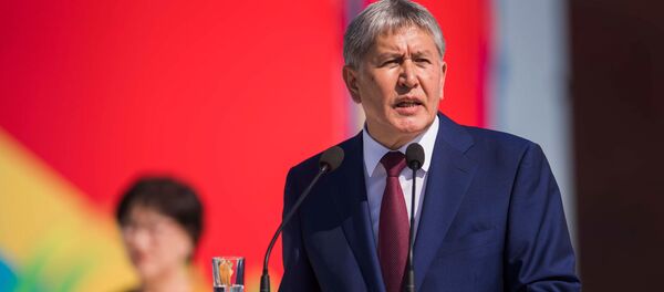Президент Кыргызстана Алмазбек Атамбаев, архивное фото Президент Кыргызстана Алмазбек Атамбаев, архивное фото - Sputnik Таджикистан