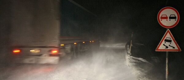 Фура дар роҳ. Акс аз бойгонӣ - Sputnik Тоҷикистон